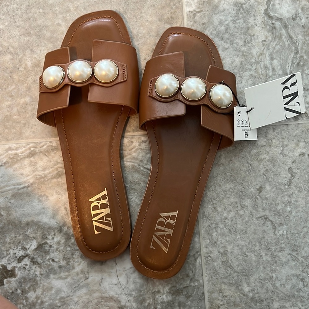 zara slides